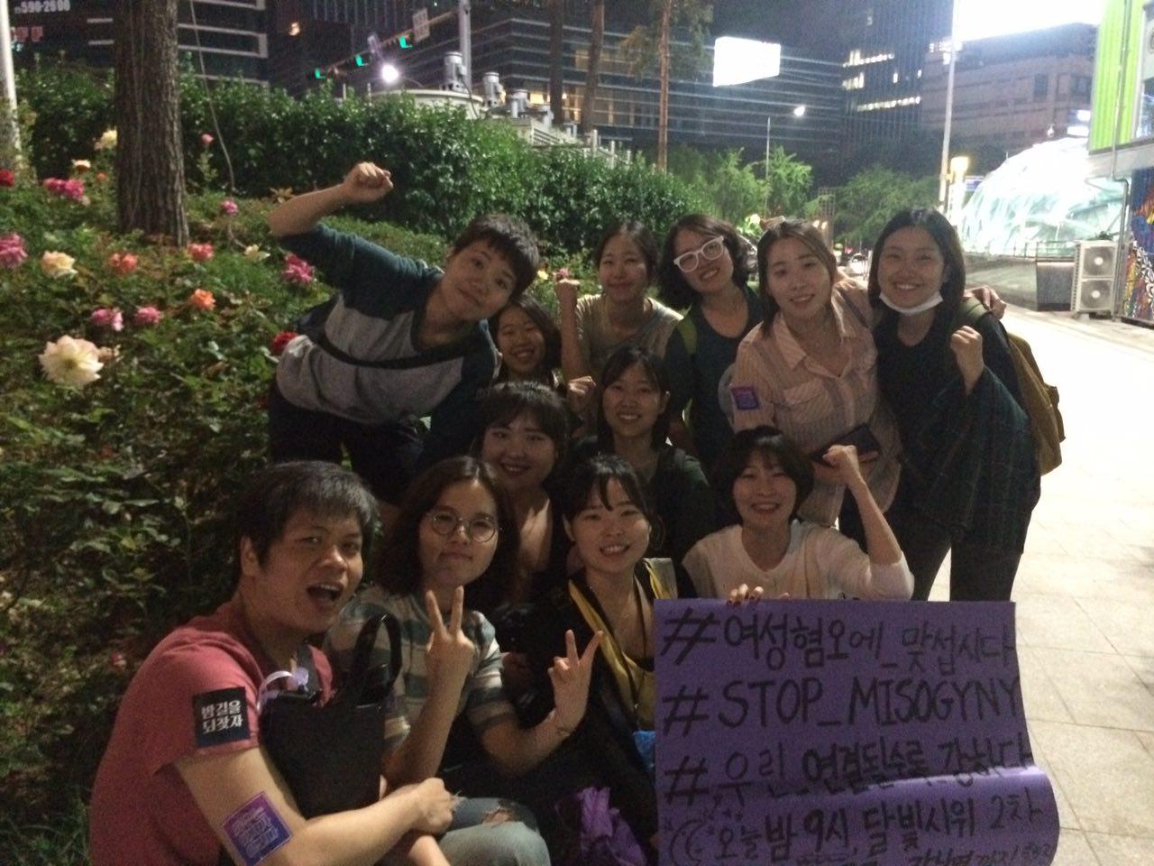 달빛 걷기_여성위 단체 사진.jpg